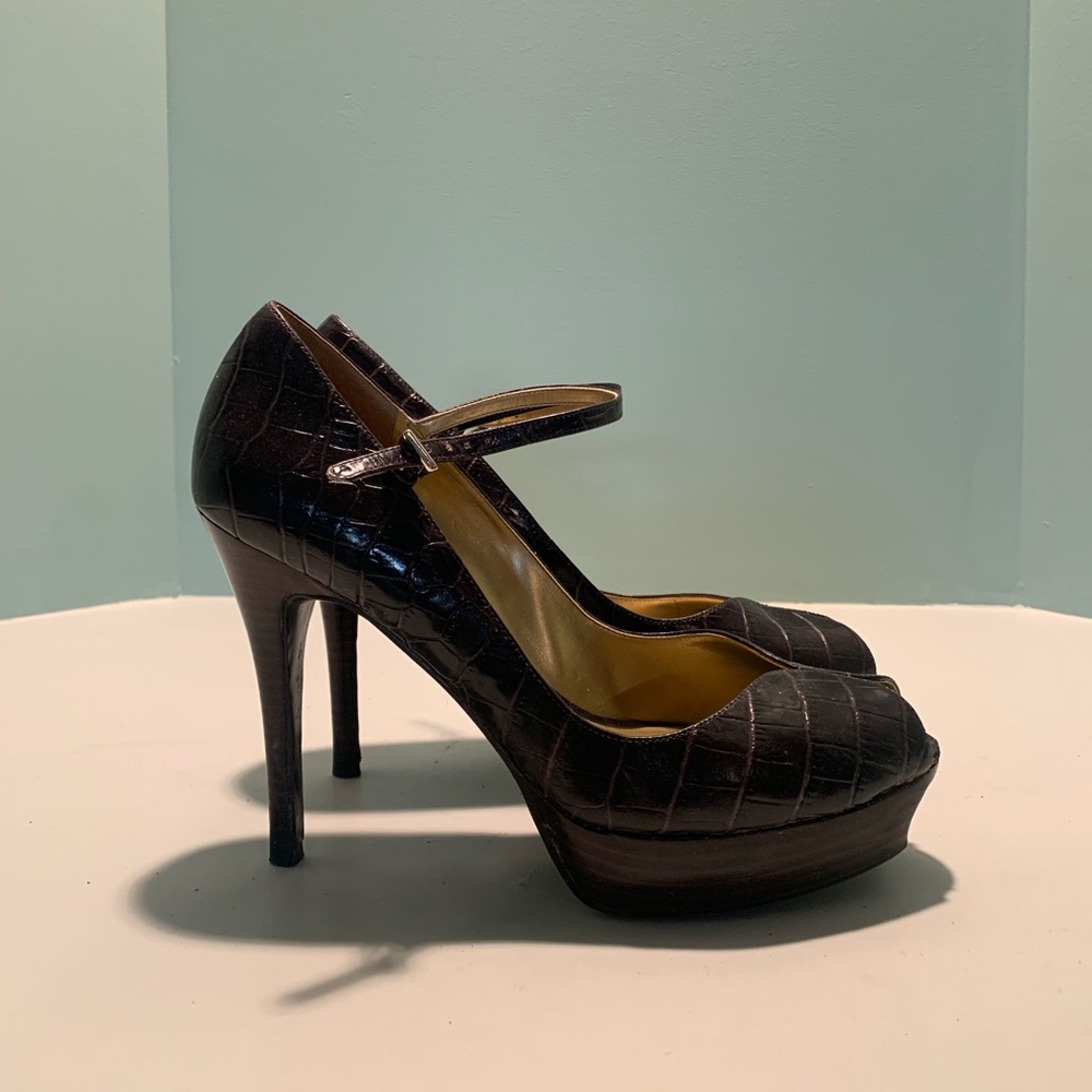 Guess brown crocodile sandals